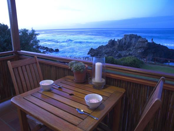 Singing Kettle Beach Lodge - Deck 